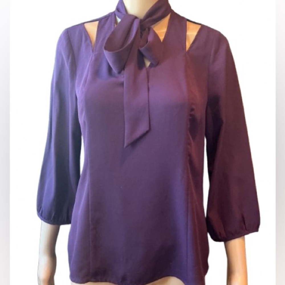 Skies Are Blue - Burgundy/Dark Plum Cold-Shoulder Tie-Neck Blouse - Size Small